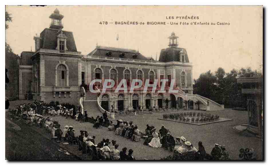 CPA Bagneres de Bigorre Une fete d enfants au casino