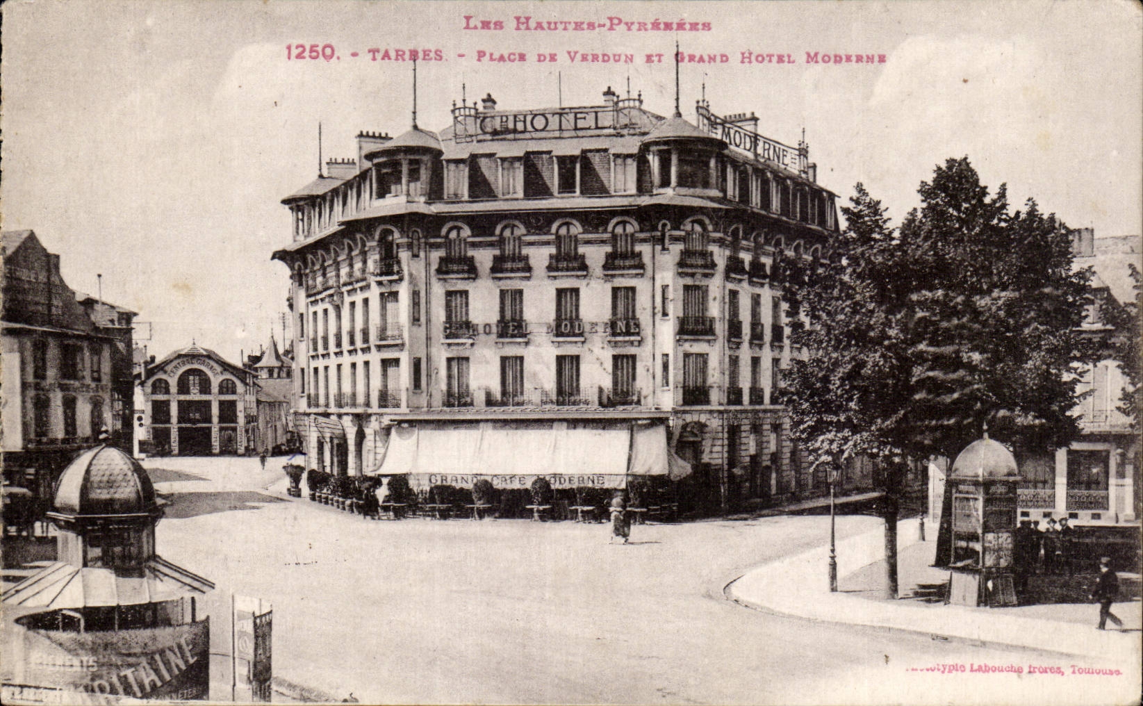 TARBES - Place de Verdun et Grand Hôtel Moderne — Olympio Labouchère, Toulouse