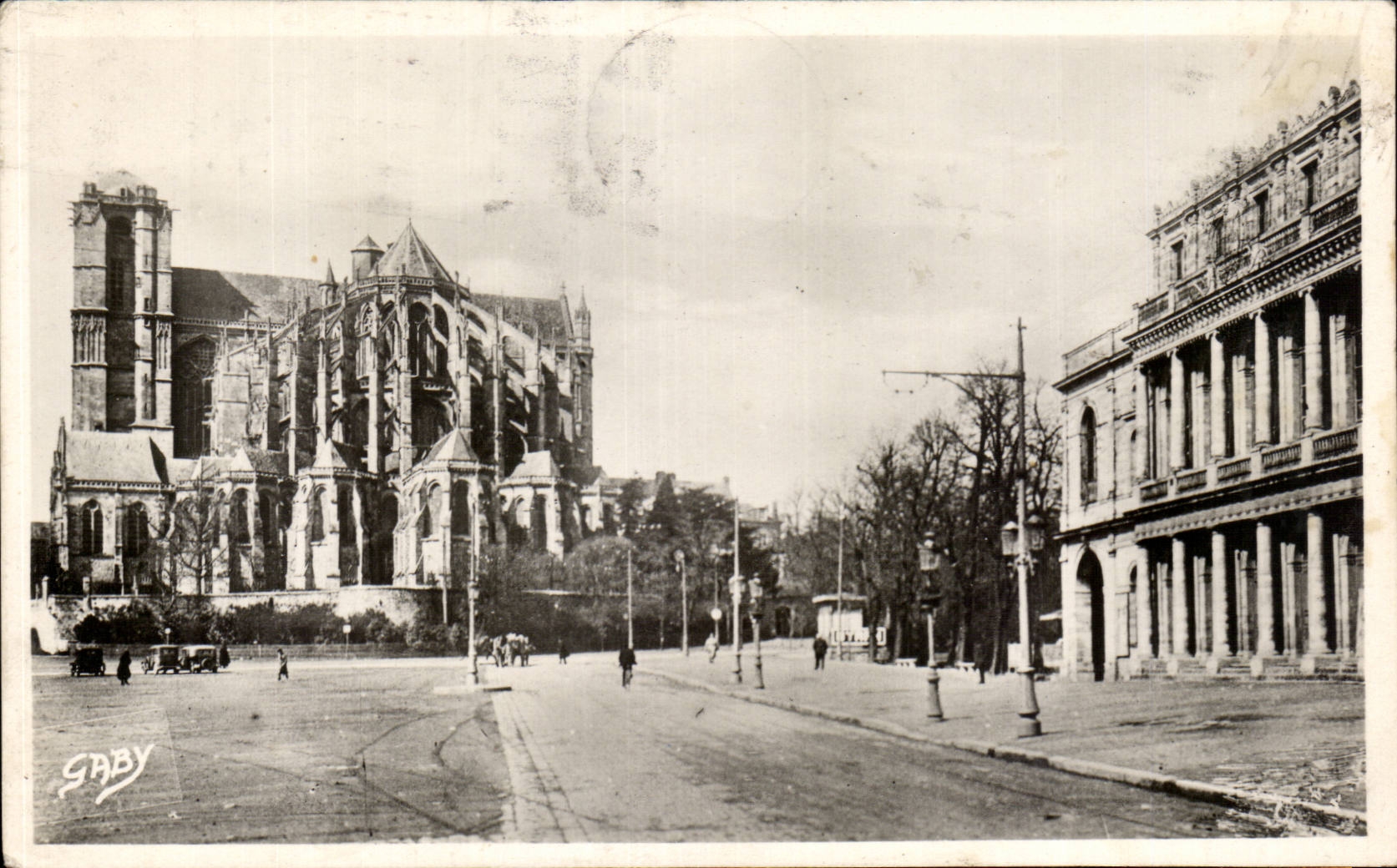 CPSM Le Mans La cathedrale St Julien et le theatre