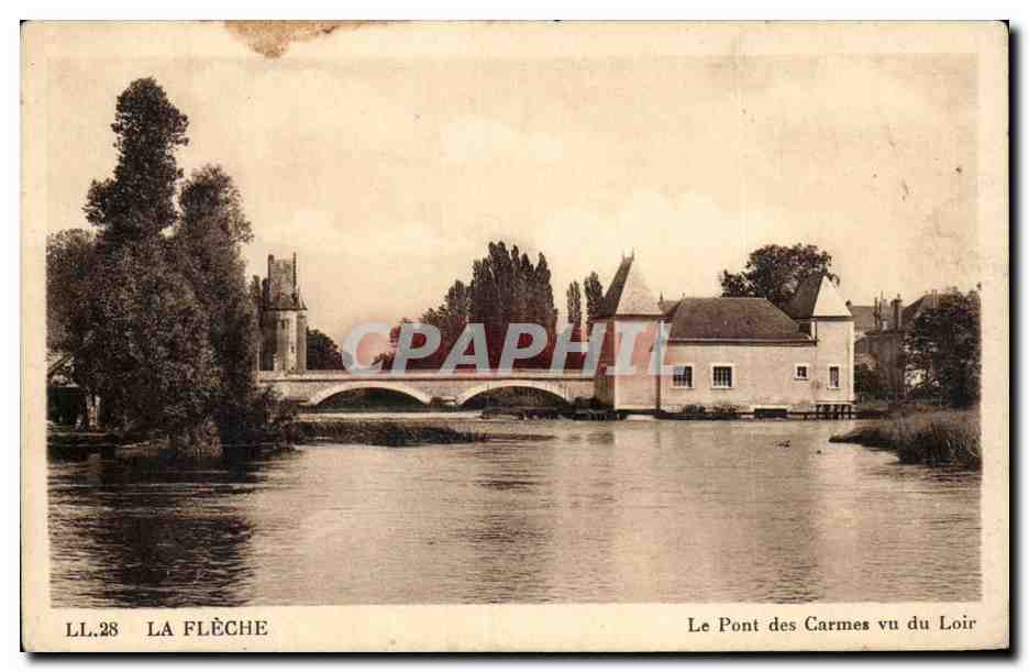 CPA la fleche Le pont des Carmes vu du Loir