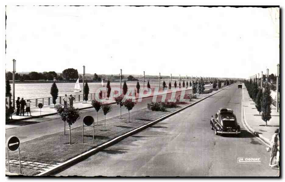 CPSM Vichy Boulevard de Lattre de Tassigny