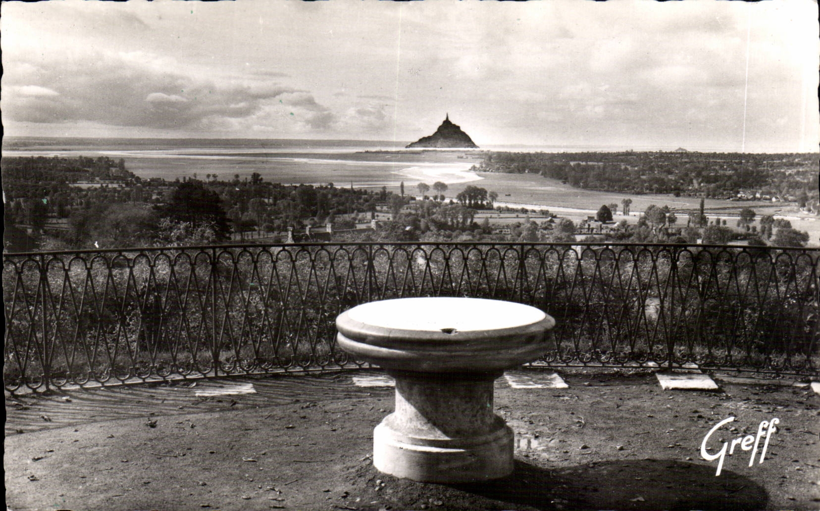 Mont Saint-Michel — vue depuis le Jardin des Plantes à Avranches — Greff