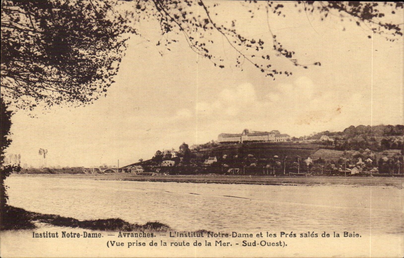 Institut Notre-Dame — Avranches — Vue prise de la route de la Mer - Sud-Ouest