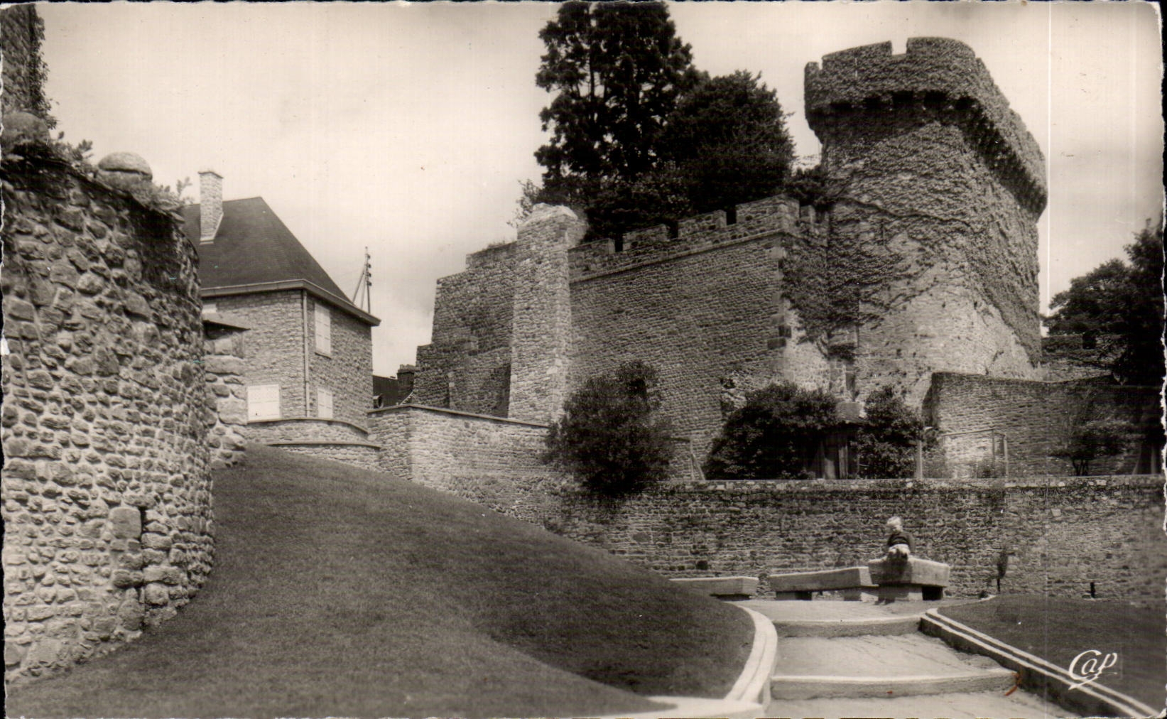 Avranches - La vieille Tour et les Remparts — C.A.P., Paris
