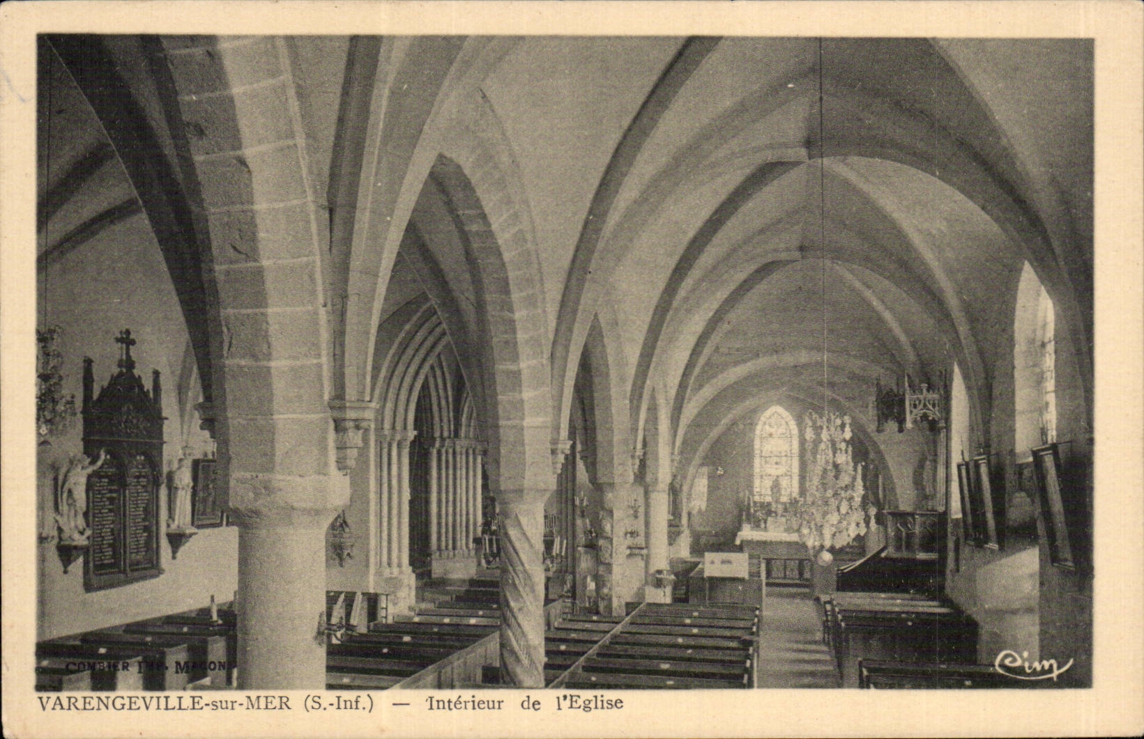 CPA Varengeville sur Mer Interieur de l eglise