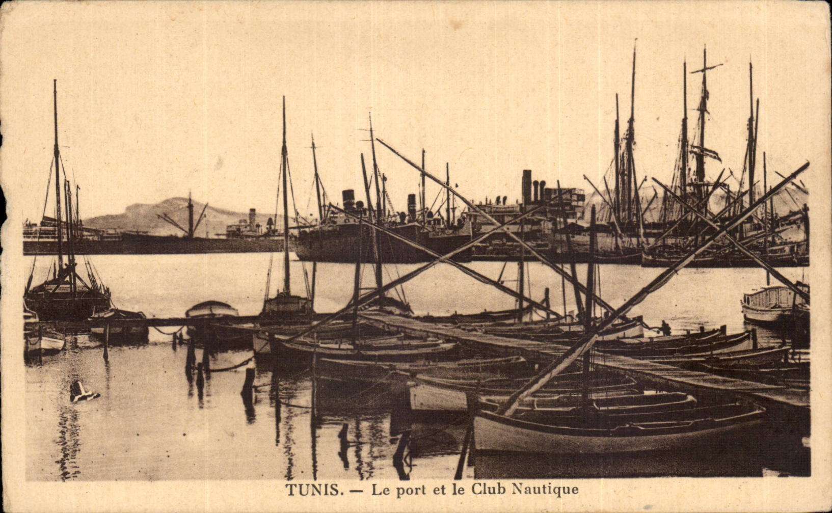 CPA Tunisie Le port et le club nautique