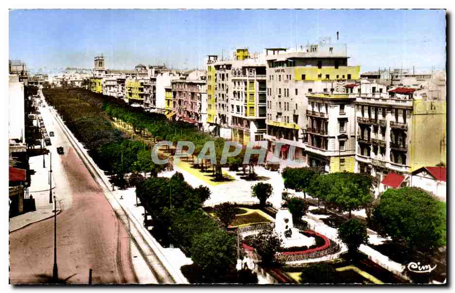 CPA Tunisie Tunis Perspective de l avenue Habib Bourguiba 