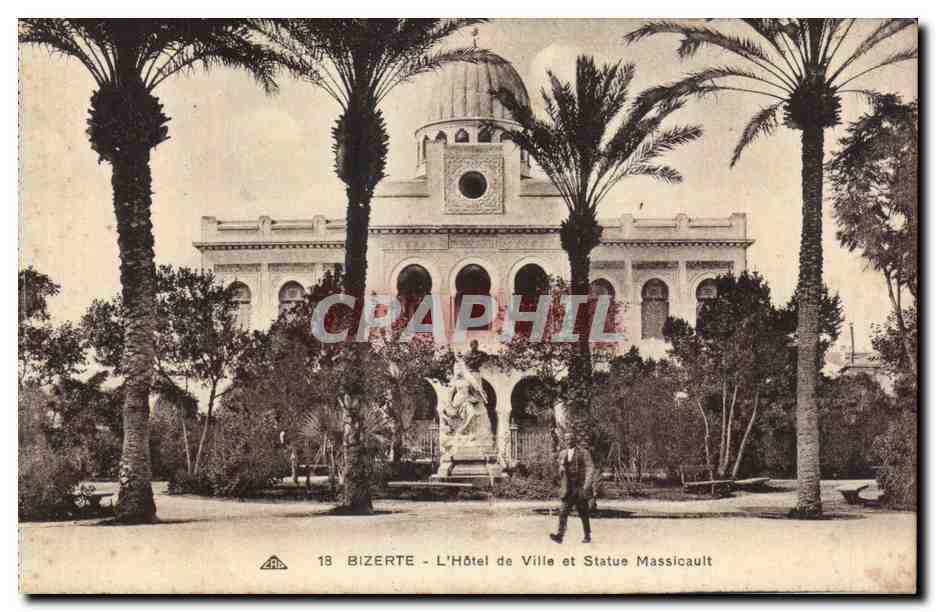 CPA Tunisie Bizerte L hotel de ville et statue Massicault