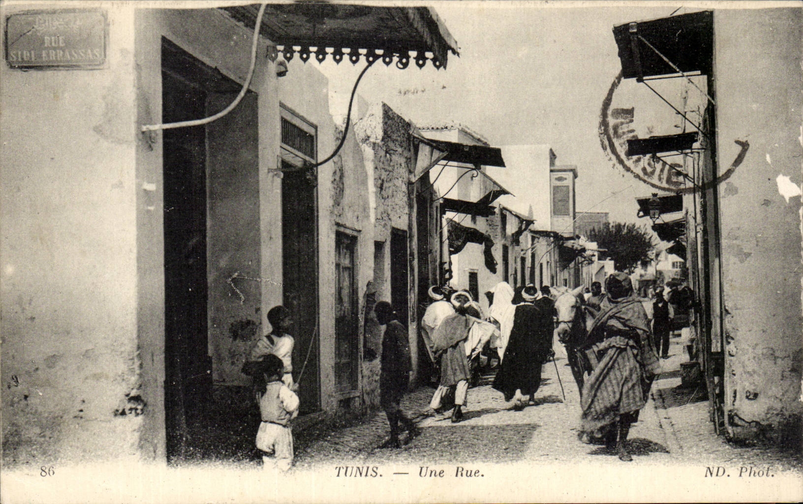 CPA Tunisie Tunis Une rue 