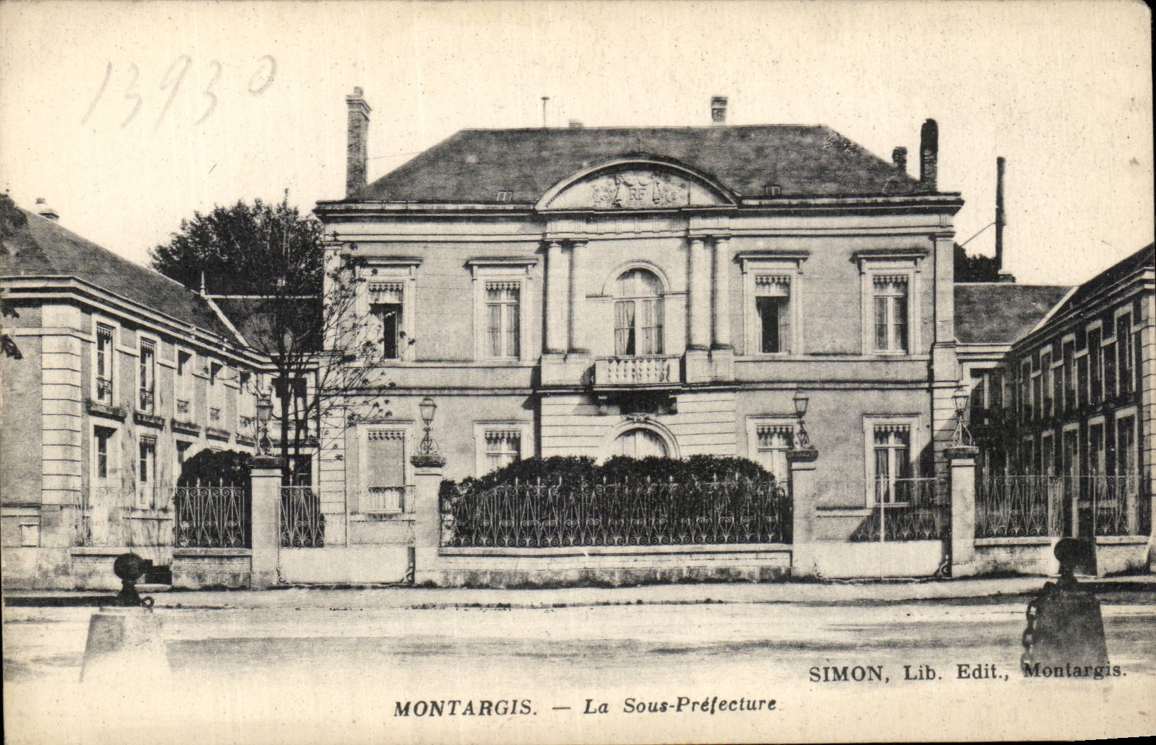 CPA Montargis La sous prefecture