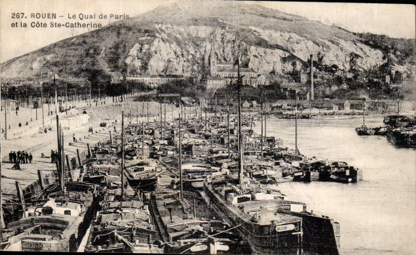 CPA Rouen Le quai de Paris et la cote Ste Catherine 