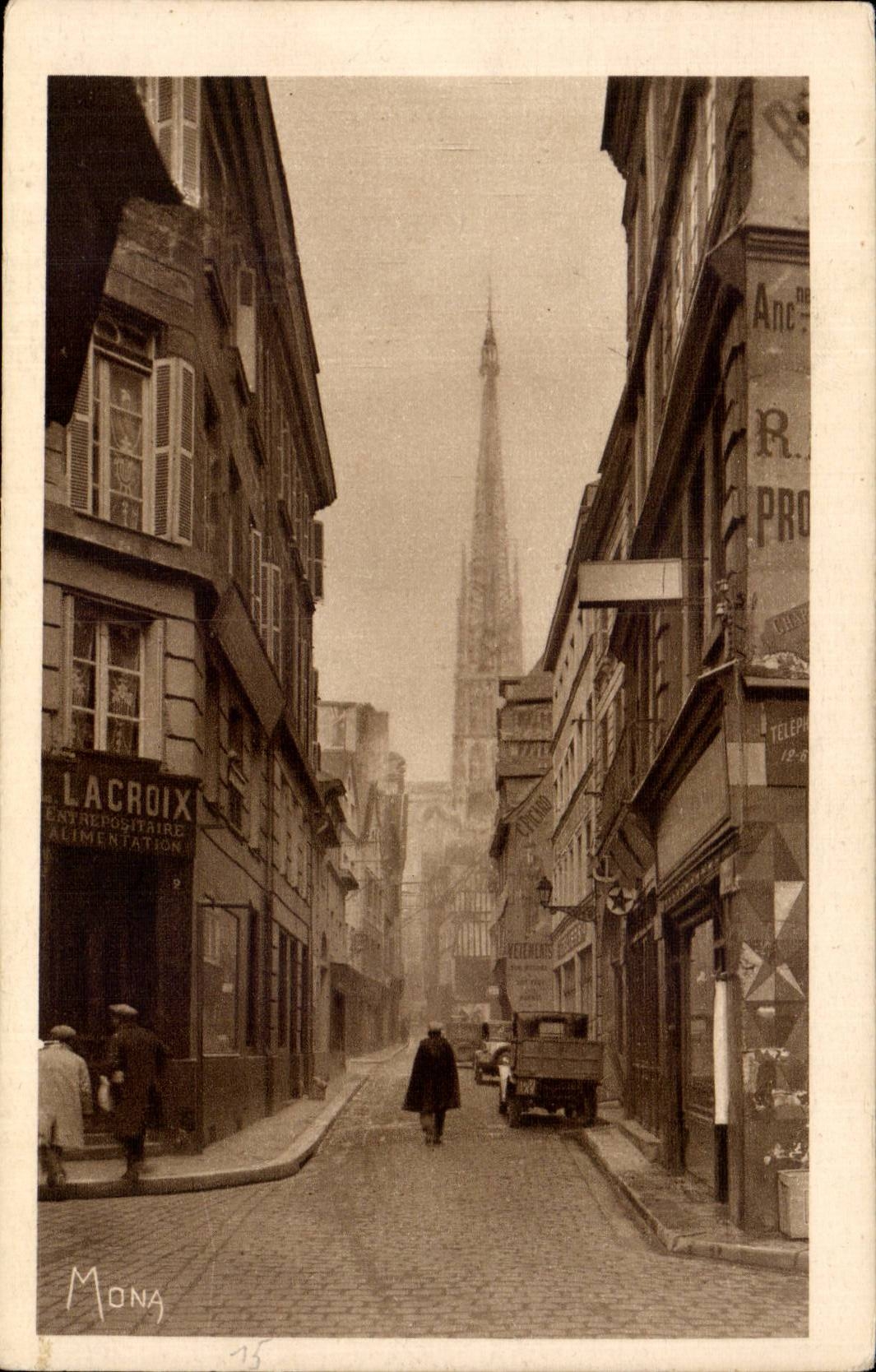 CPA Rouen La rue du Bac et la fleche de la cathedrale Lacroix 