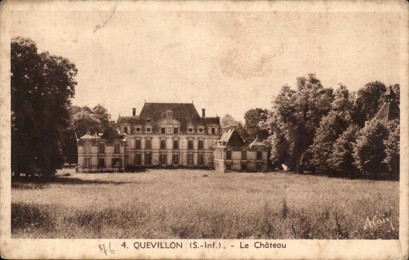 CPA Quevillon Le chateau