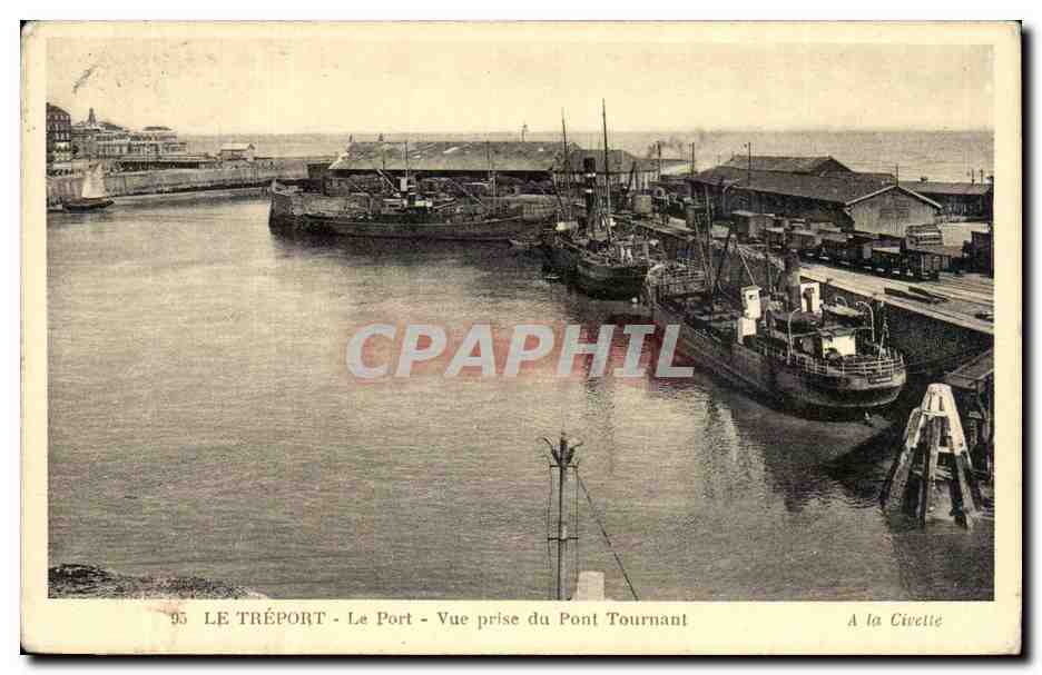 CPA Le Treport Le port Vue prise du pont tournant