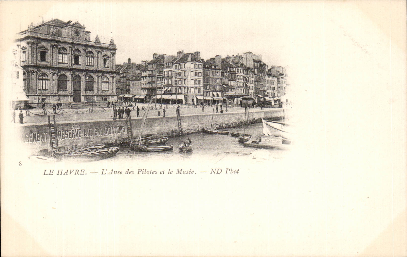 CPA Le Havre L anse des pilotes et le musee