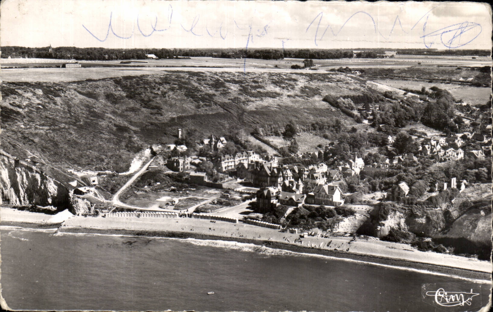 Les Petites Dalles - Vue aerienne de la Plage - CPA 