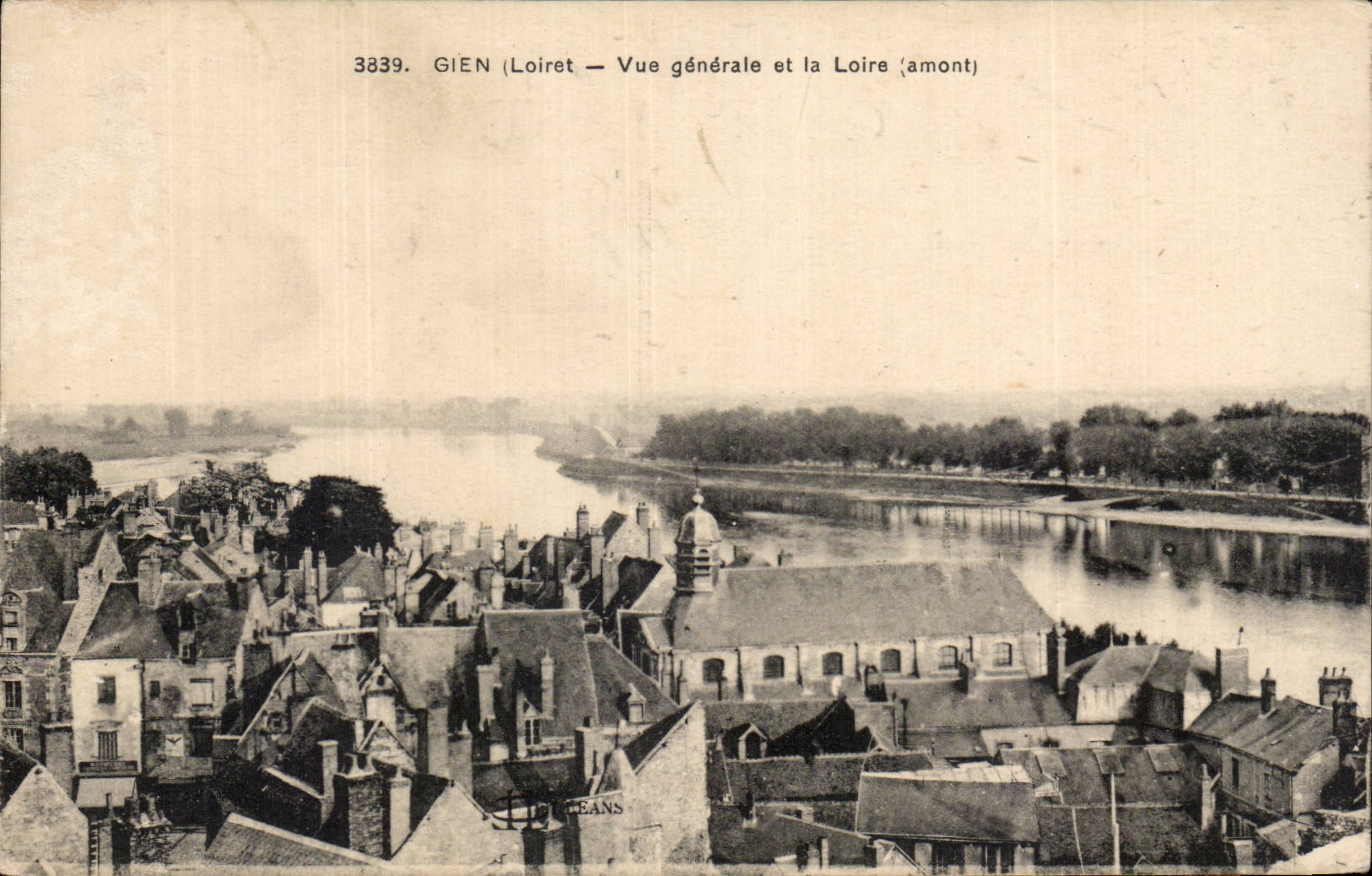 Gien - Vue Generale et la Loire - CPA 
