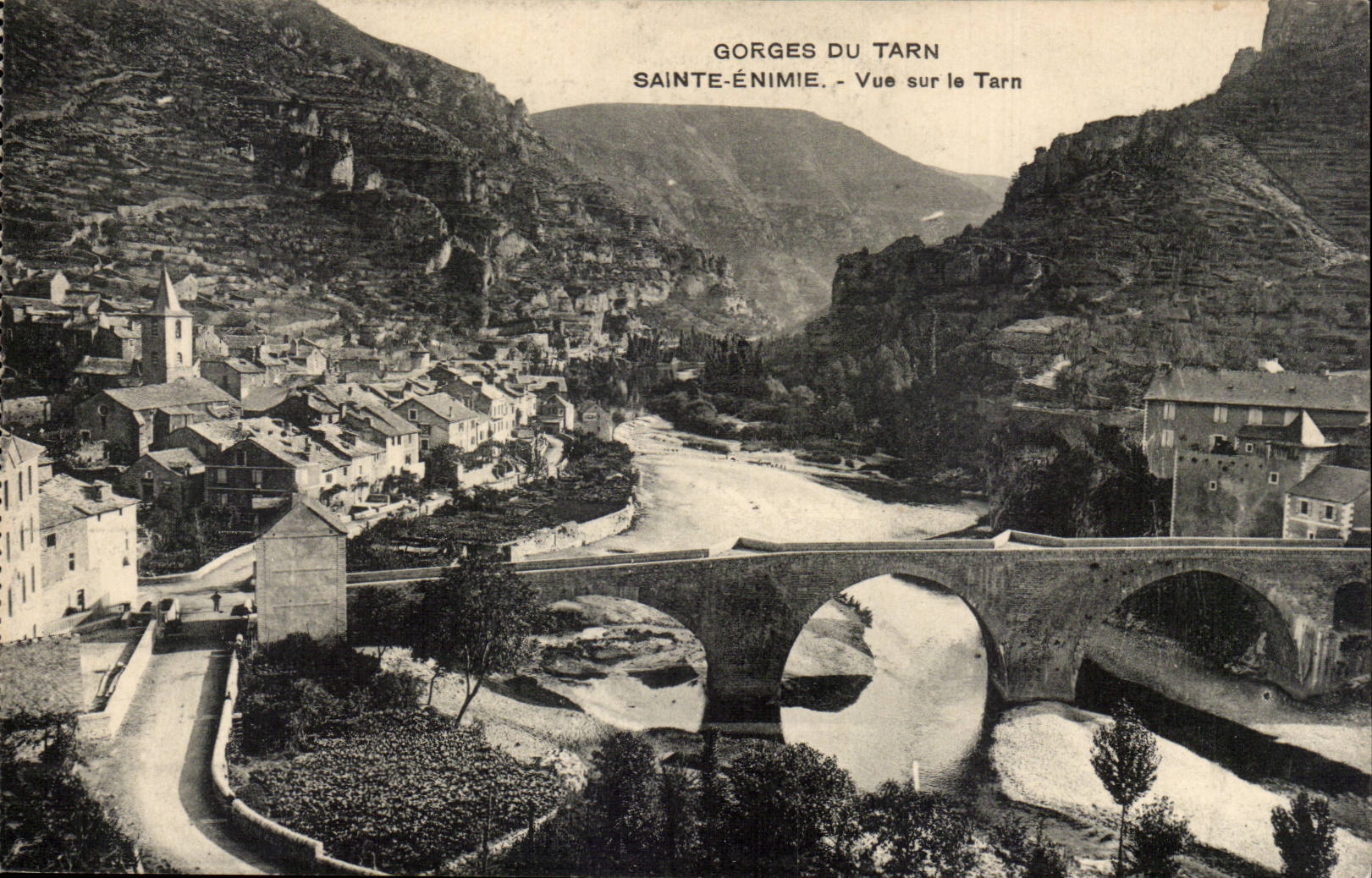 Sainte Enimie - Vue sur le Tarn - CPA 