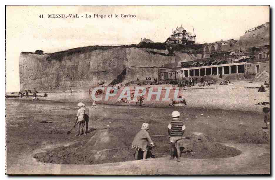 Mesnil Val - La Plage et le Casino - CPA 