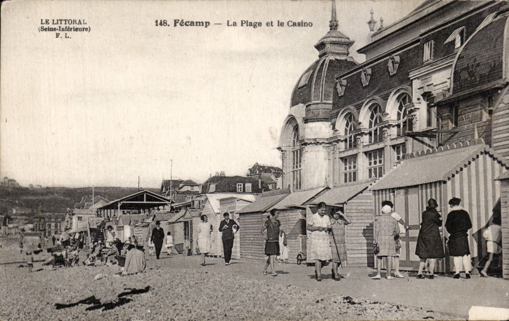Fecamp - La Plage et le Casino - CPA 