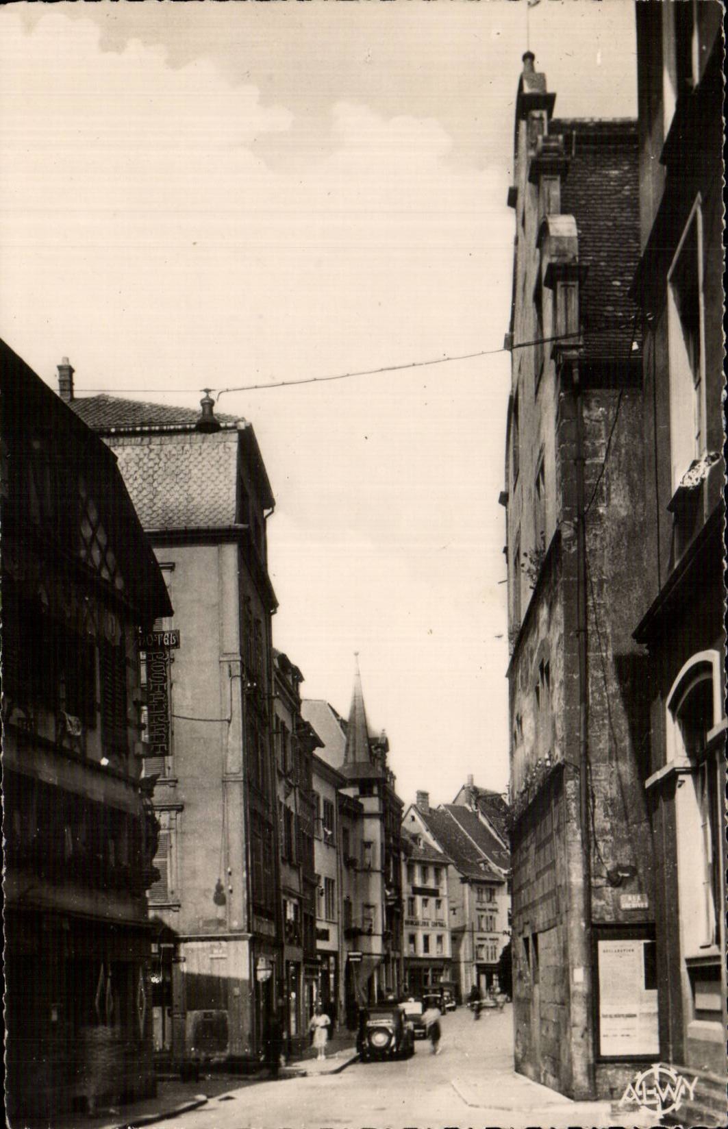Mulhouse (Haut-Rhin) — Passage de l'Hôtel de Ville et vue sur la place de la Réunion — Édition A. Wyss