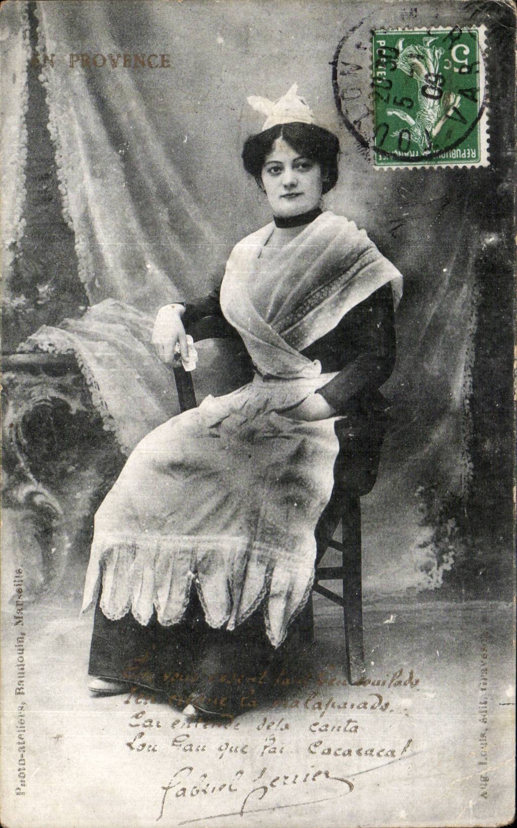Folklore - Costumes - En Provence - Femme - CPA 