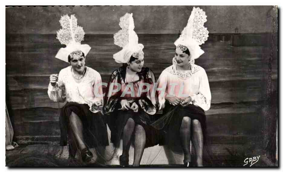 Trois danseuses en costumes traditionnels — Éditions Gaby, n°20