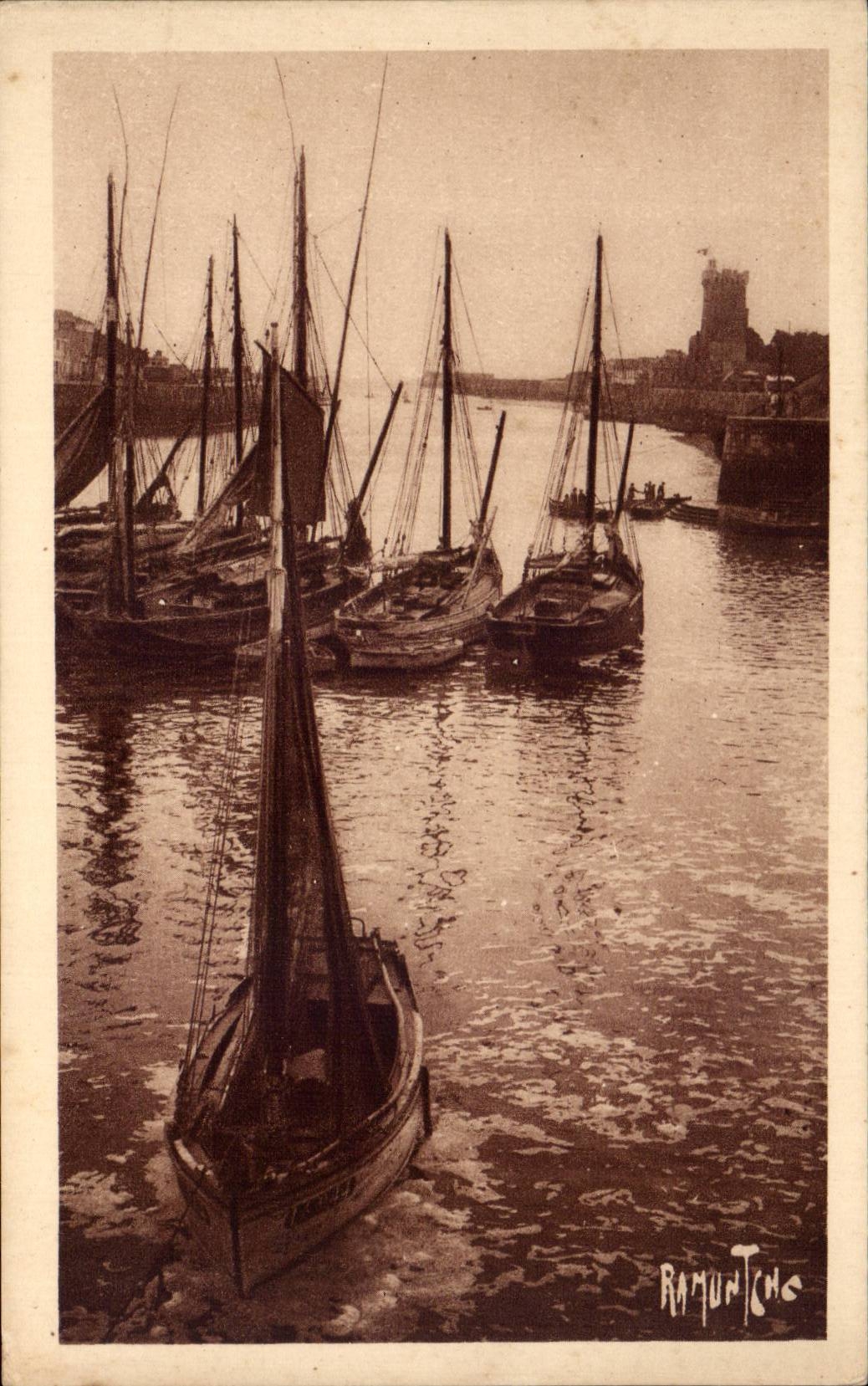La Chaumb - Les Sables-d'Olonne — Sortie du port vers Arundel — Éditions Artistiques Raymond Bergevin