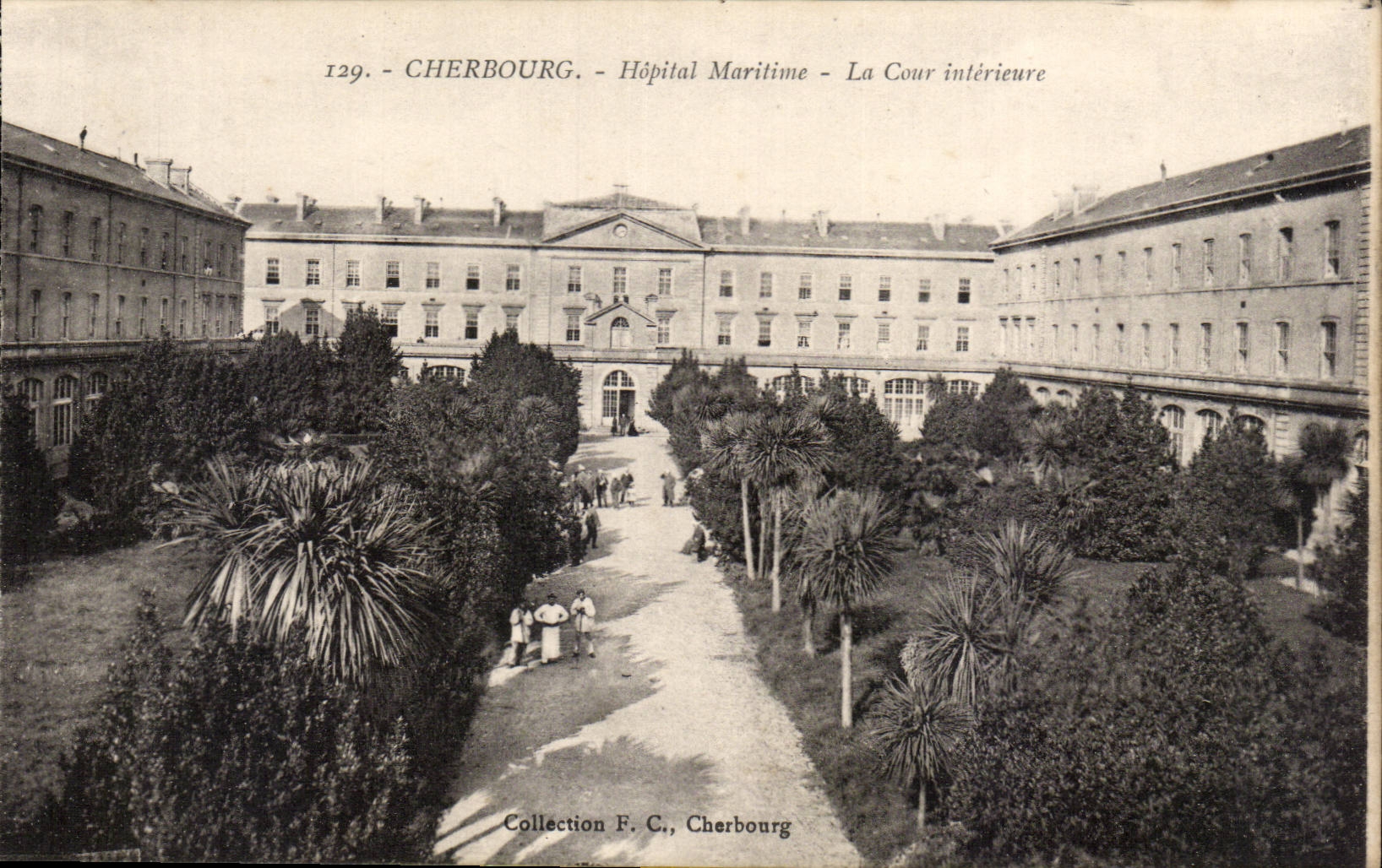 CPA Cherbourg Hopital maritime La cour interieure 
