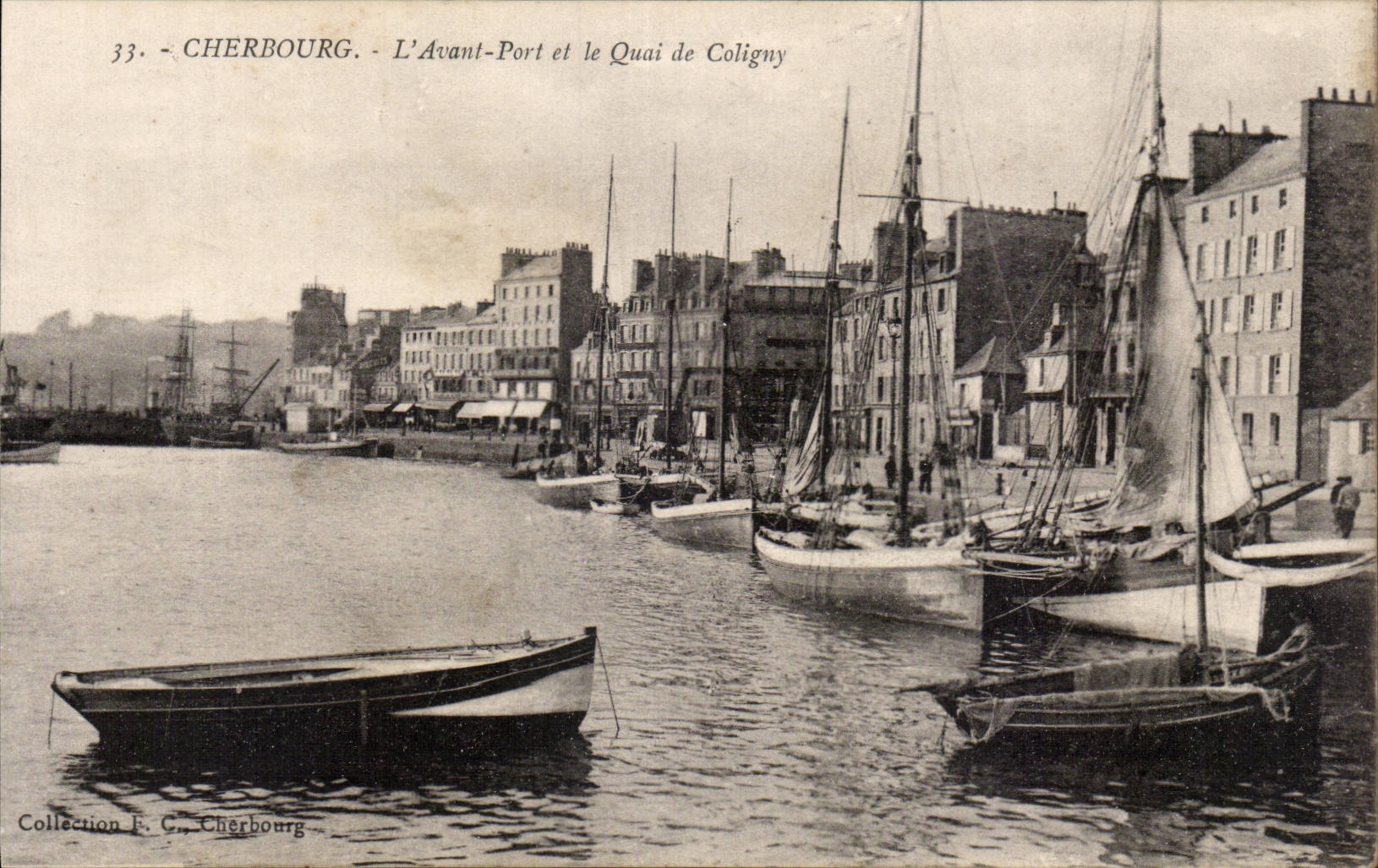 CPA Cherbourg L avant port et le quai de Coligny 