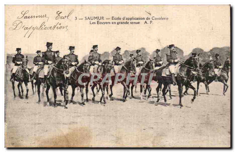 Saumur - Ecole d application de Cavalerie - Les Ecuyers en grande tenue - CPA 