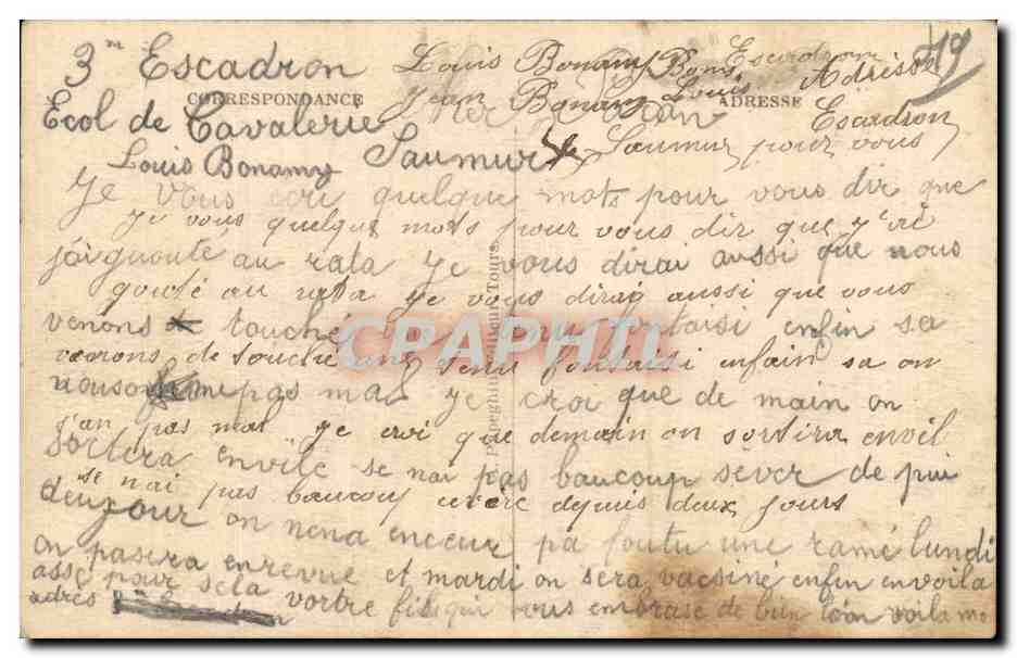 Saumur - Ecole d application de Cavalerie - Les Ecuyers en grande tenue - CPA  — Rückseite