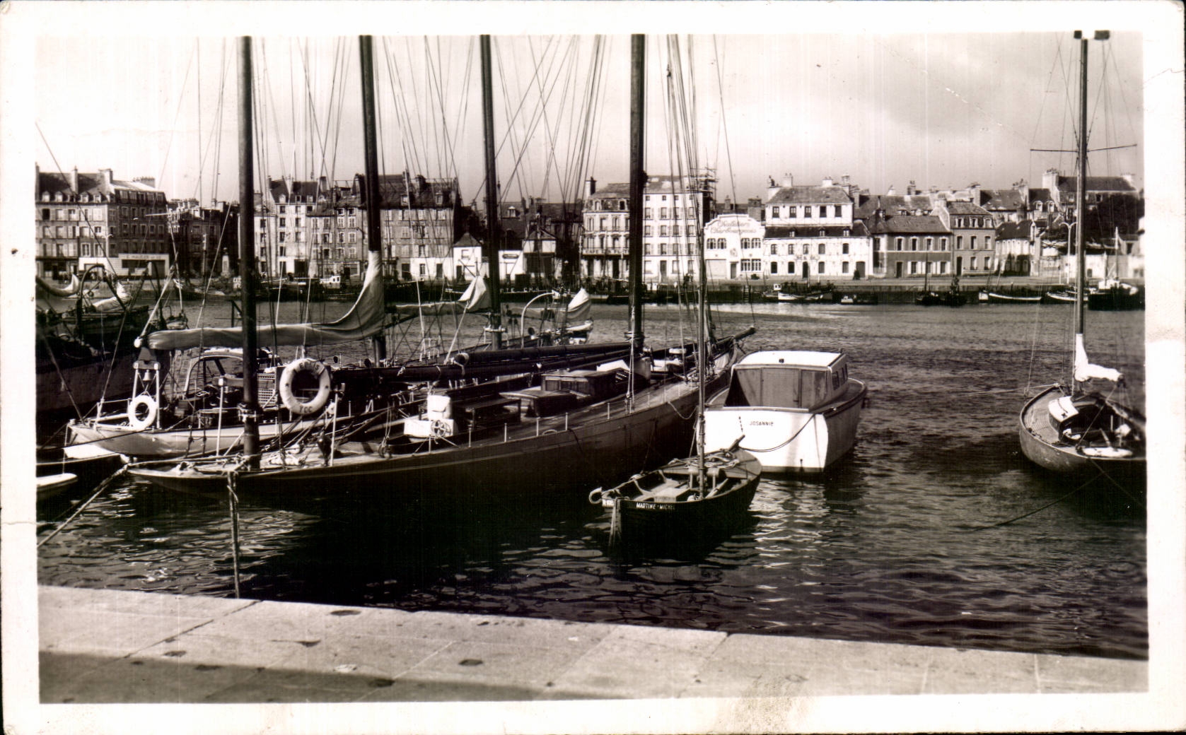 CPA Cherbourg Le bassin des yachts