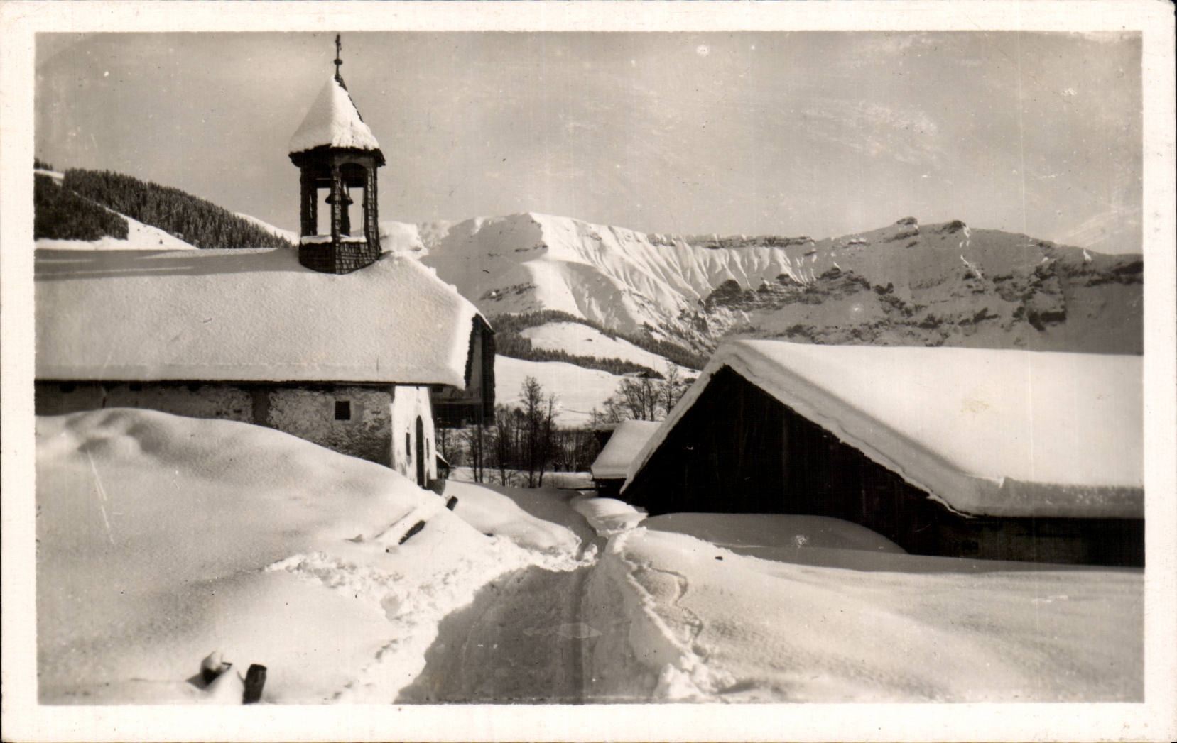 Mégeve — Station hivernale — La Chapelle du Planèllet — L. Motrand, photographe (Haute-Savoie)