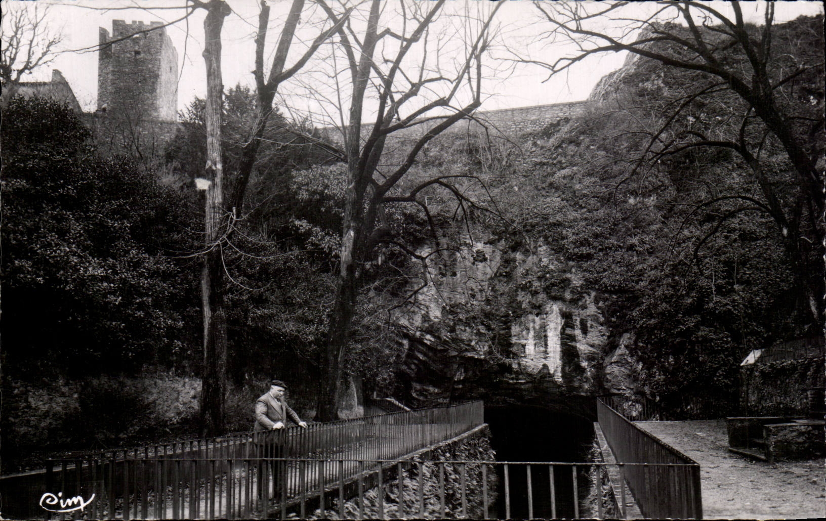 Saint-Pons (Hérault) — La Source du Jaur - La Tour de la Gascagne — Pim