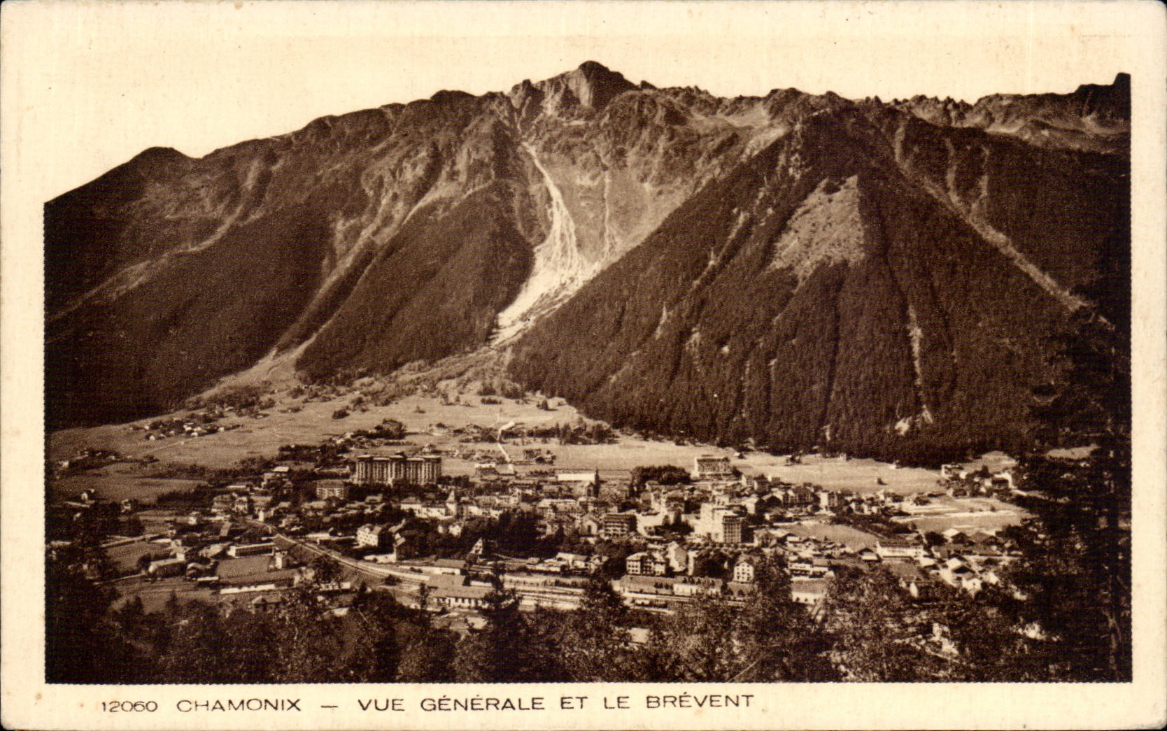 Chamonix - Vue Generale - Le Brevent - CPA 