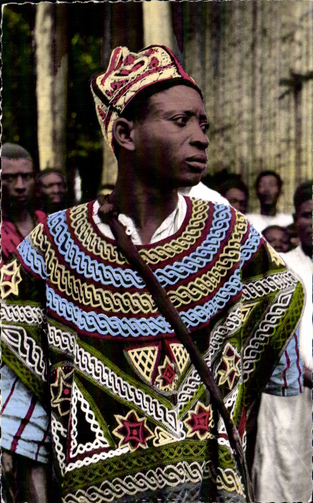 Notable Bamileke — Les Prêtres du Sacré-Cœur au Cameroun — Éditions de Luxe Testel