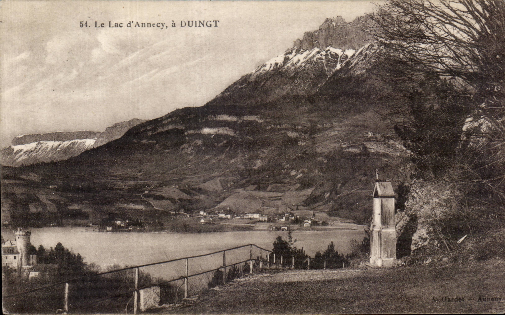 Le Lac d'Annecy, à DUINGT — vue panoramique avec montagnes enneigées — éditeur S. Gardet - Annecy, n° 54