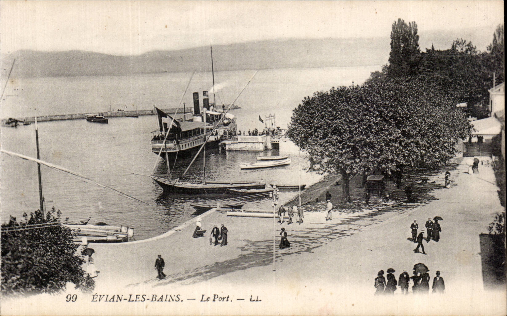 Evian les Bains - Le Port - CPA