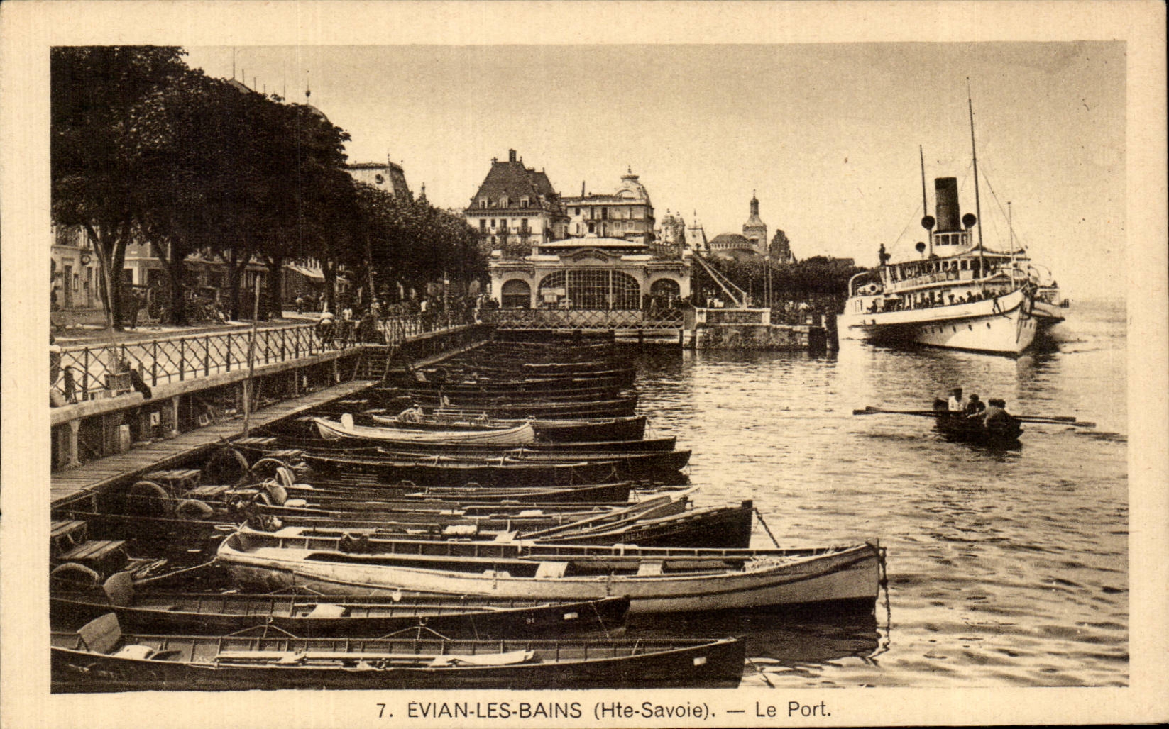 Evian les Bains - Le Port - CPA
