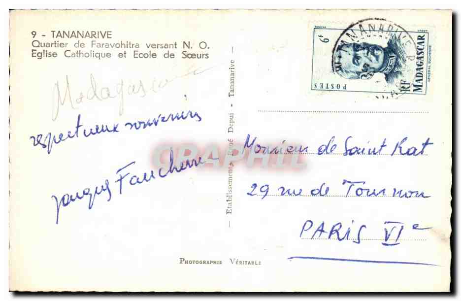 CPSM Madagascar Malagasy Tananarive Quartier de Faravohitra versant NO Eglise catholique et ecole de soeurs — Rückseite