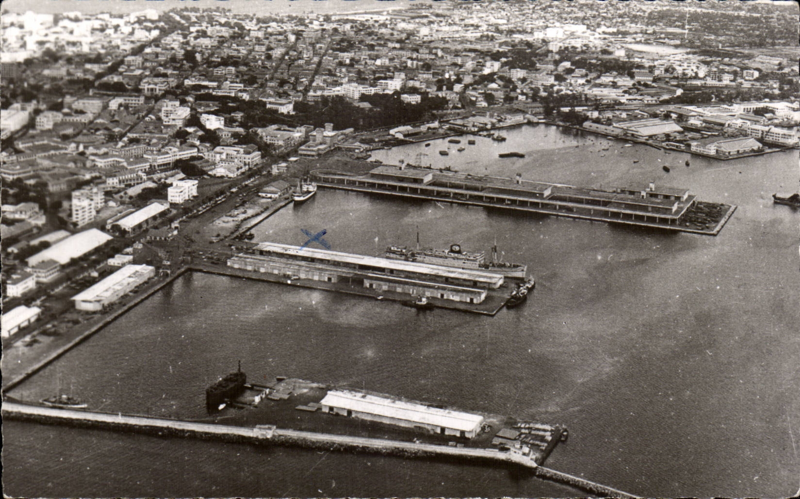 CPA Senegal Dakar Vue aerienne sur le port et la ville