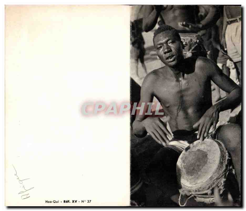 Musicien africain jouant du tambour — Hoa-Quí Réf. XV N° 37