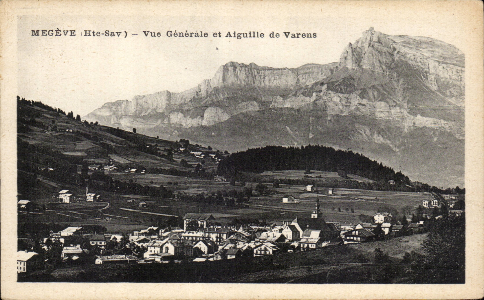 Megève (Hte-Sav) — Vue Générale et Aiguille de Varens