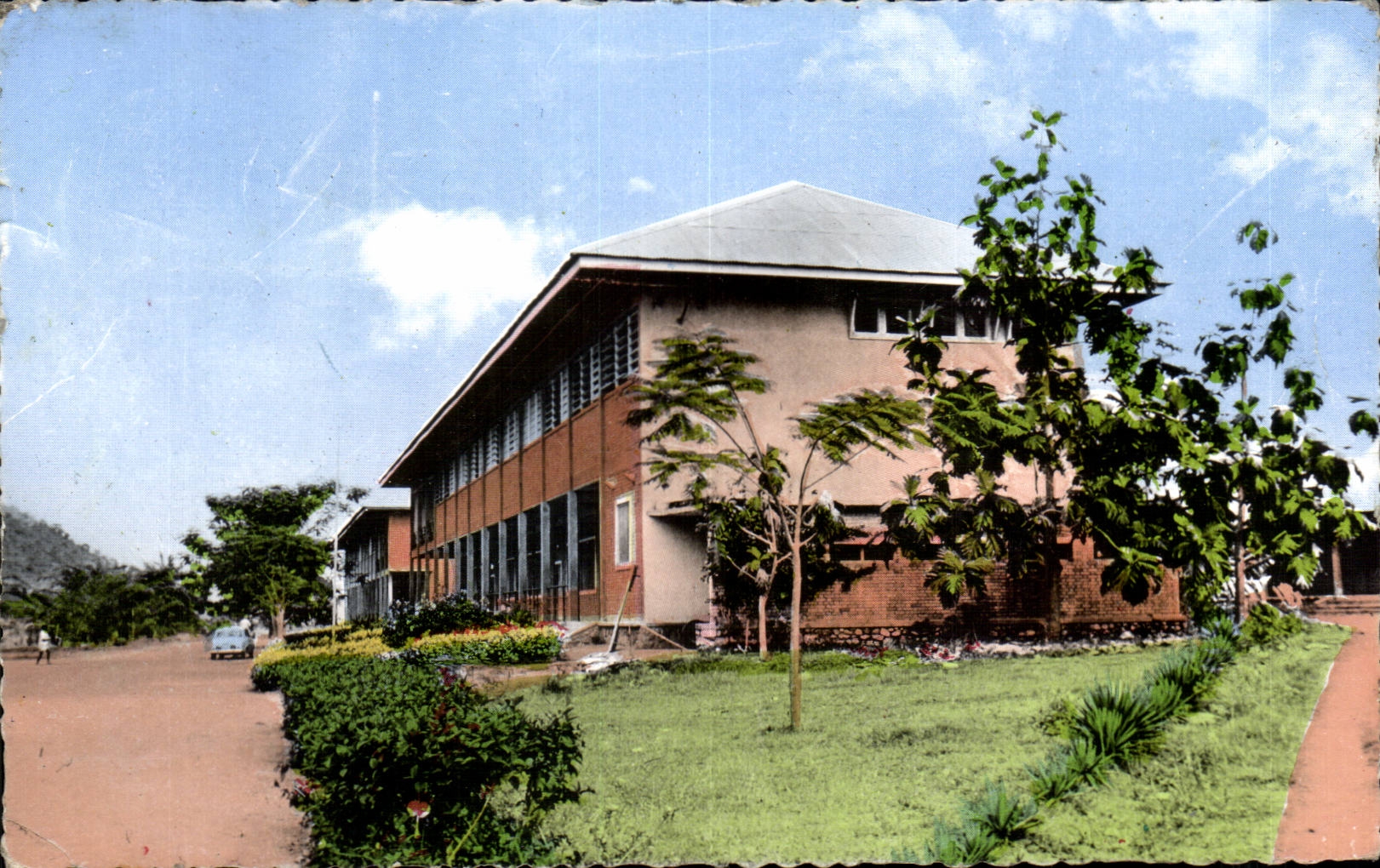 CPSM Centrafrique College des rapides batiments des eleves 