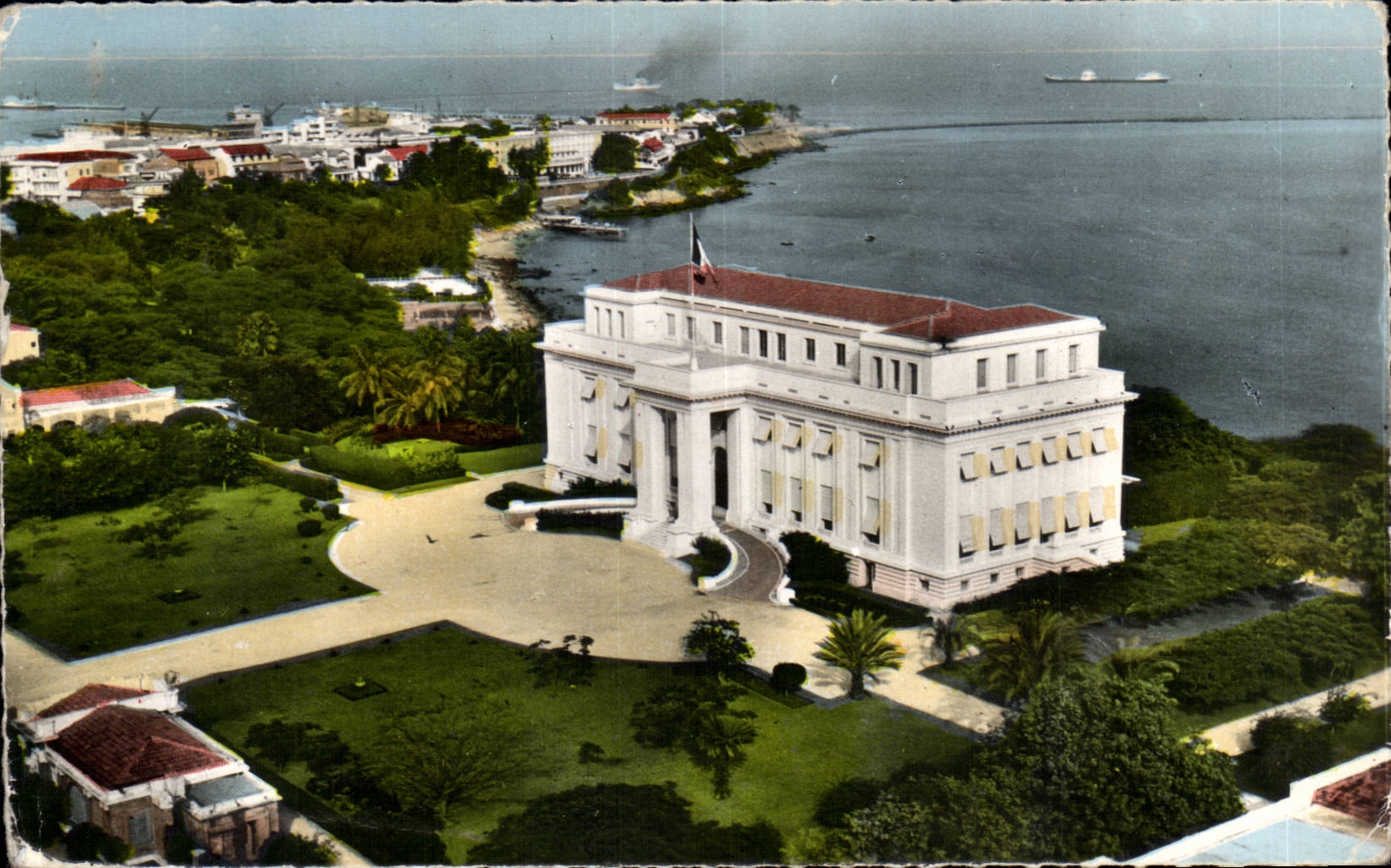 Dakar — The High Commissioner's Palace and the Corniche — Robel, Dakar, series 507