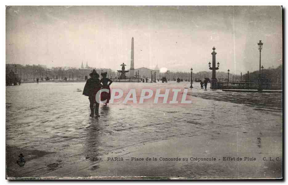 CPA Paris Place de la Concorde au crepuscule Effet de pluie 