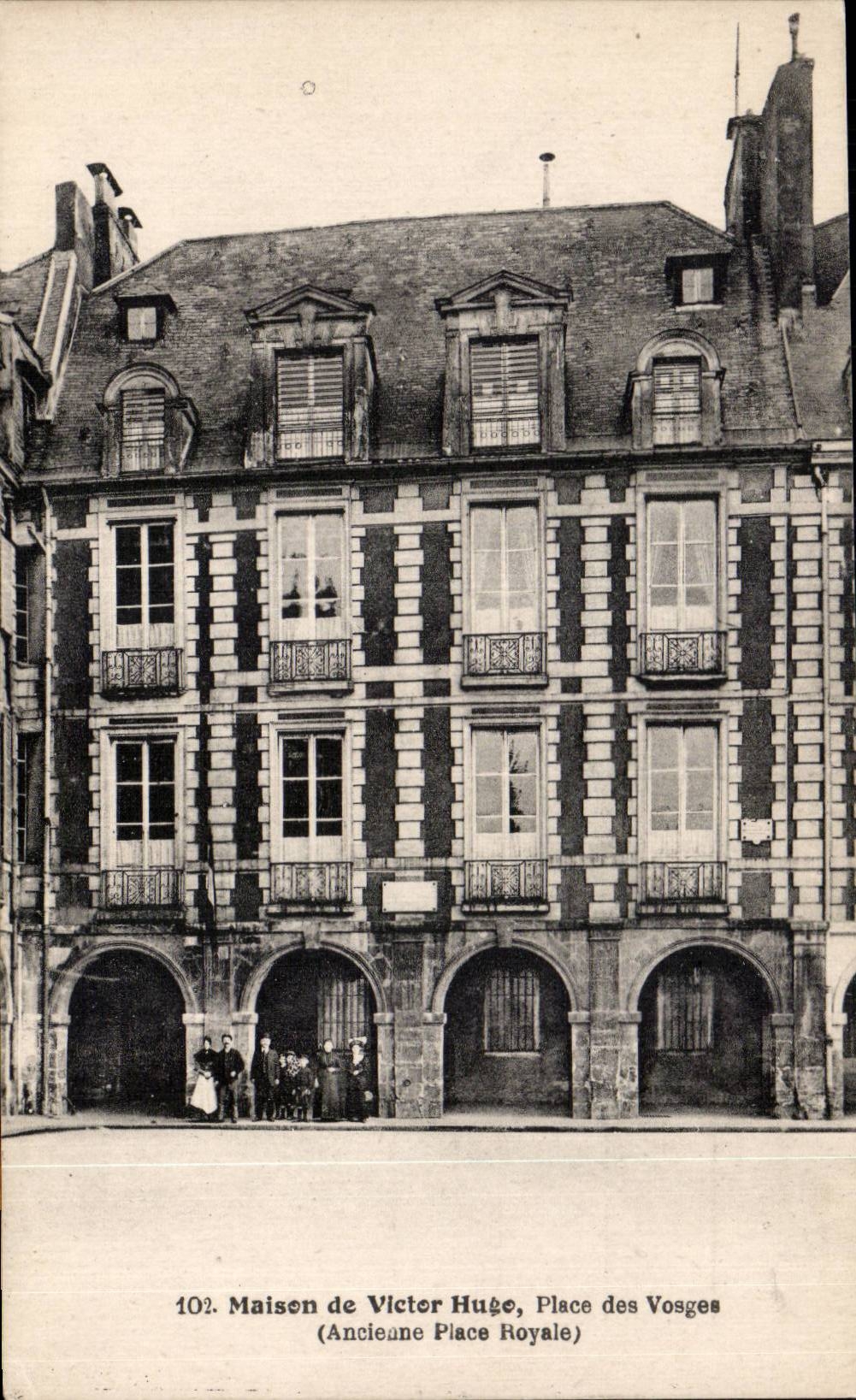 CPA Paris Maison de Victor Hugo Place des Vosges Ancienne place royale