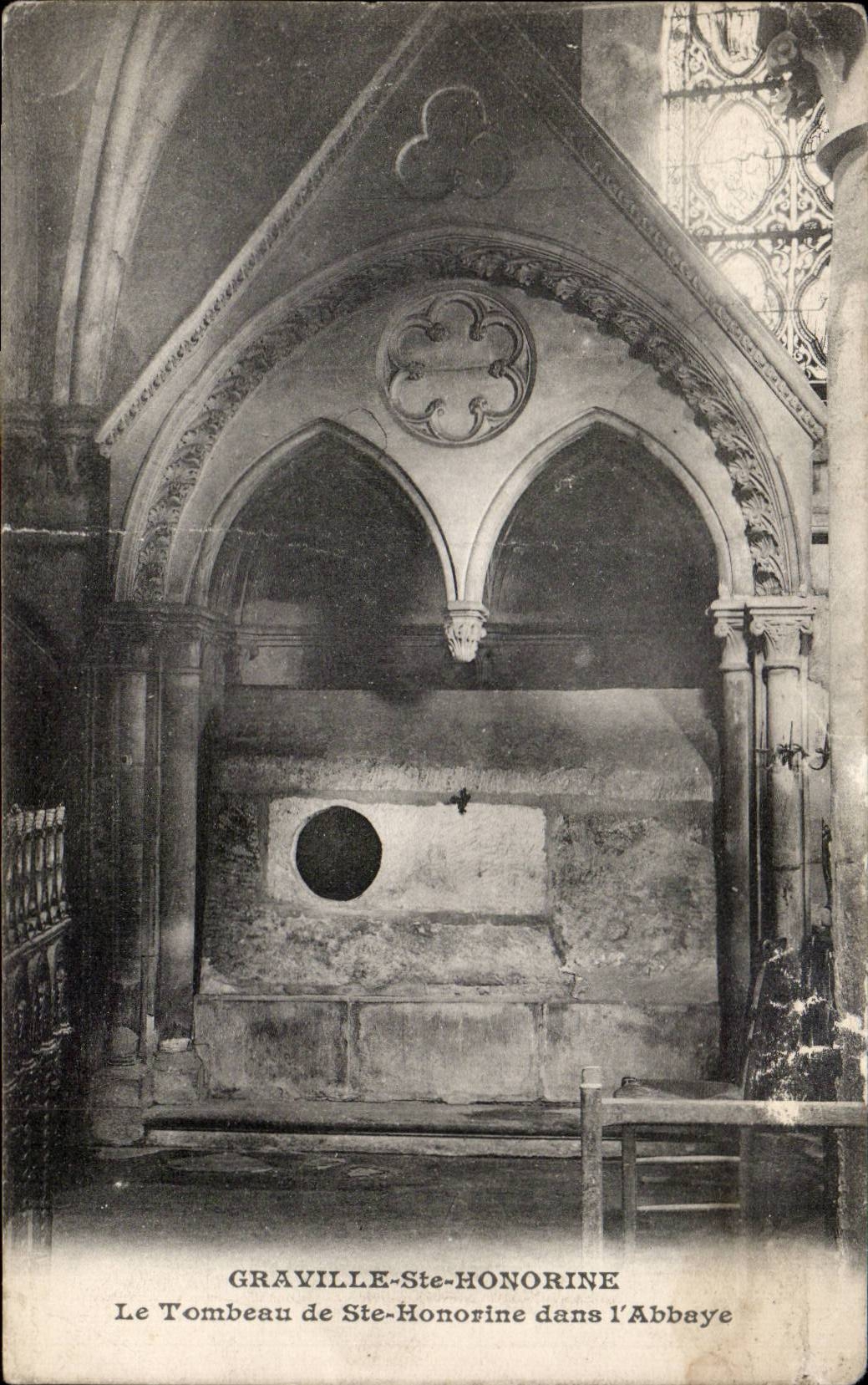 CPA Graville Sainte Honorine Le tombeau de Ste Honorine dans l abbaye 
