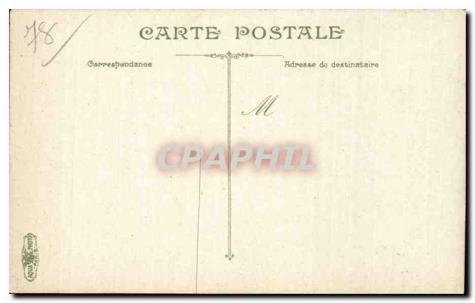 Versaille - Les Jardins de Versaille - En attendant les grandes eaux - CPA  — Verso